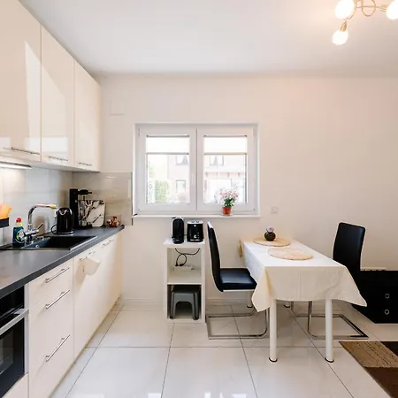 Business Flughafen Apartment *